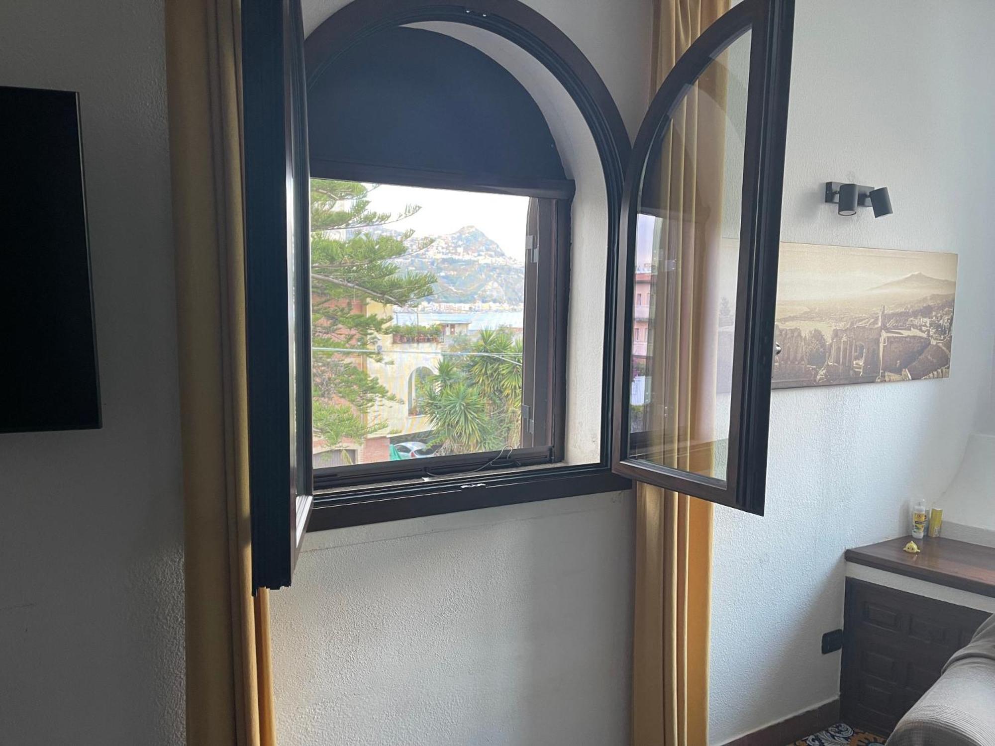 John Sea Suites Giardini-Naxos Zewnętrze zdjęcie